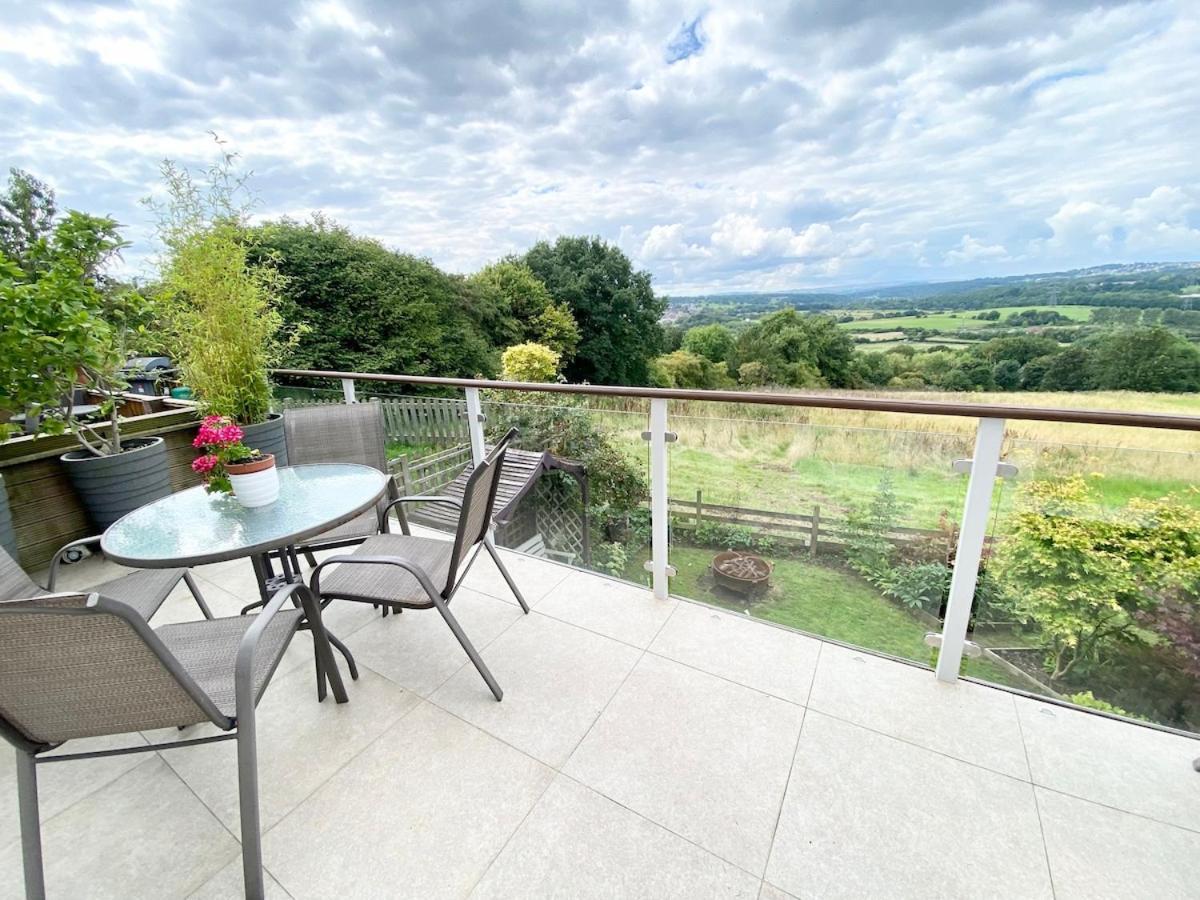 Rare & Breathtaking View With Secret Garden Bar Villa Horsforth Bagian luar foto