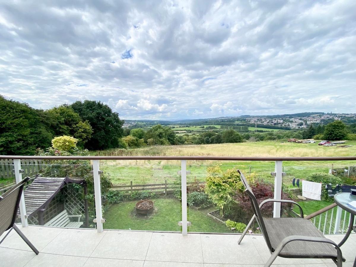 Rare & Breathtaking View With Secret Garden Bar Villa Horsforth Bagian luar foto