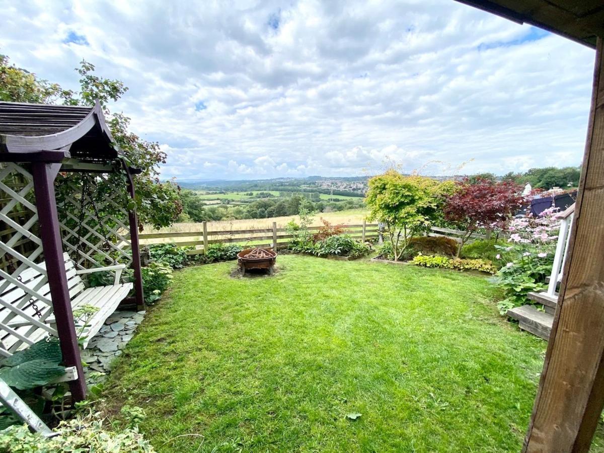 Rare & Breathtaking View With Secret Garden Bar Villa Horsforth Bagian luar foto