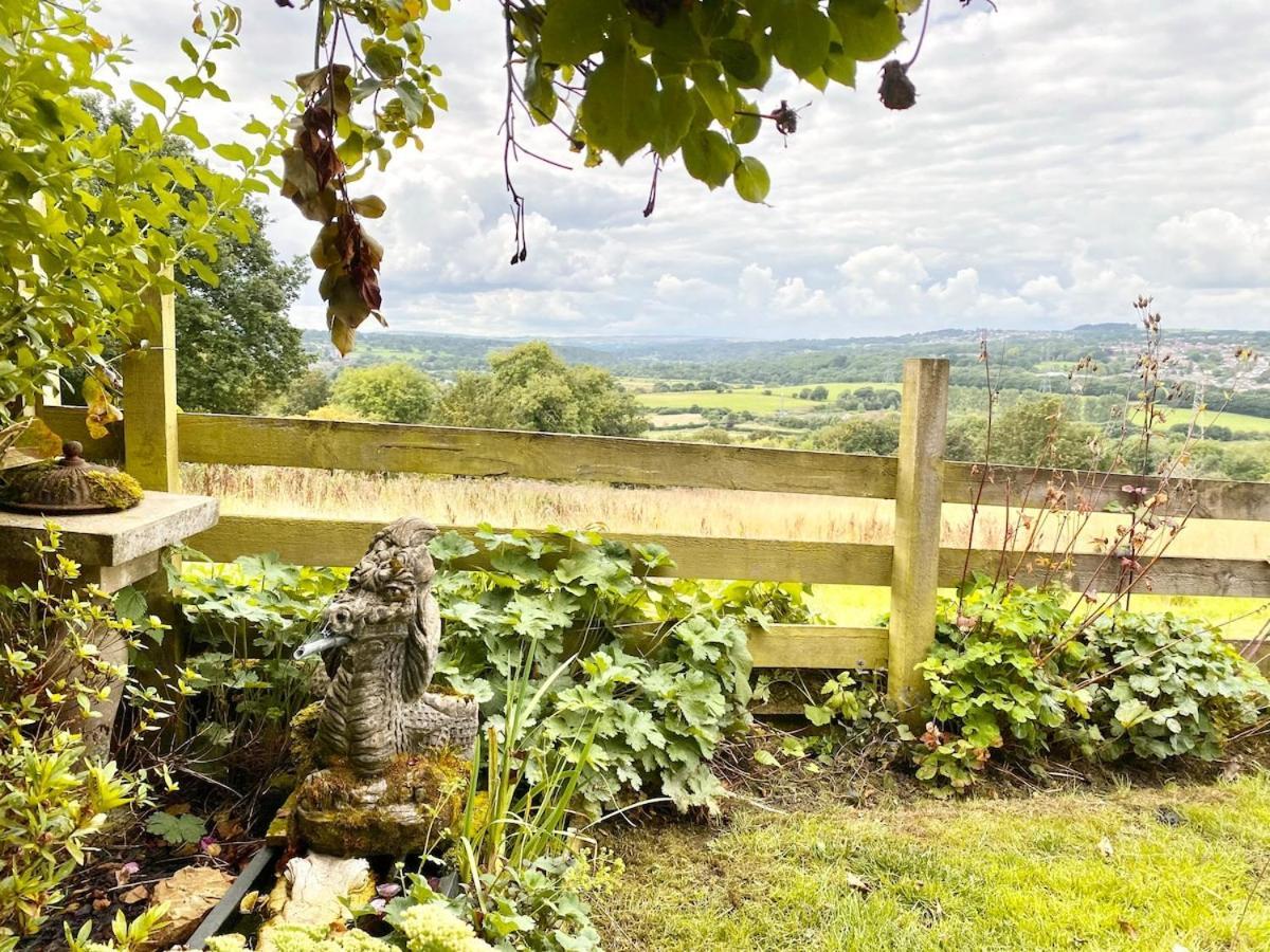 Rare & Breathtaking View With Secret Garden Bar Villa Horsforth Bagian luar foto